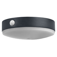 OSRAM ENDURA Style Solar-Wandleuchte Tossa, warmweißes Licht (3000K), integrierter Sensor, ohne Strom nutzbar, bis acht Stunden Brenndauer, Schutzklasse IP44, schwarz