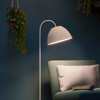 LEDVANCE Standleuchte Decor Camel Bell weiß aus Metall und Pappmaschee, E14, dimmbar, 1530 mm Höhe, Leuchtenschirm aus recyceltem Material, langlebig durch austauschbare Lichtquelle, einfache Montage