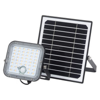 OSRAM LED-Solar-Außenleuchte Endura Outdoor schwarz mit Flutlicht und Solar-Panel, 5 m langes Kabel, mit Fernbedienung und PIR-Bewegungsmelder, 10 W, 1400 lm, 840, 4000 K Lichtfarbe, EEK A