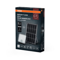 OSRAM LED-Solar-Außenleuchte Endura Outdoor schwarz mit Flutlicht und Solar-Panel, 5 m langes Kabel, mit Fernbedienung und PIR-Bewegungsmelder, 30 W, 4500 lm, 840, 4000 K Lichtfarbe, EEK A