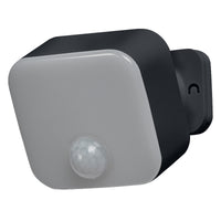 OSRAM Außenwandleuchte, Dark grey, Akku mit USB‑C, 3 W, 150 lm, 3000 K, 110° Abstrahlwinkel, IP54, PIR‑Bewegungsmelder, Tageslichtsensor, 50. 000 h Lebensdauer.