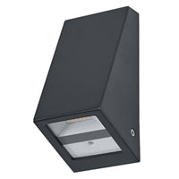 OSRAM Außenwandleuchte, Dark Grey, Akku mit USB‑C, 1,5 W, 120 lm, 3000 K, 105° Abstrahlwinkel, IP44, Bewegungsmelder, Tageslichtsensor, 25. 000 h Lebensdauer